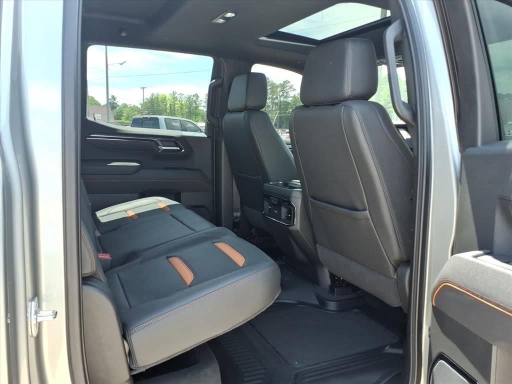 Used 2025 GMC Sierra 1500 AT4 w/ AT4 Premium Package AWD/4WD image 14