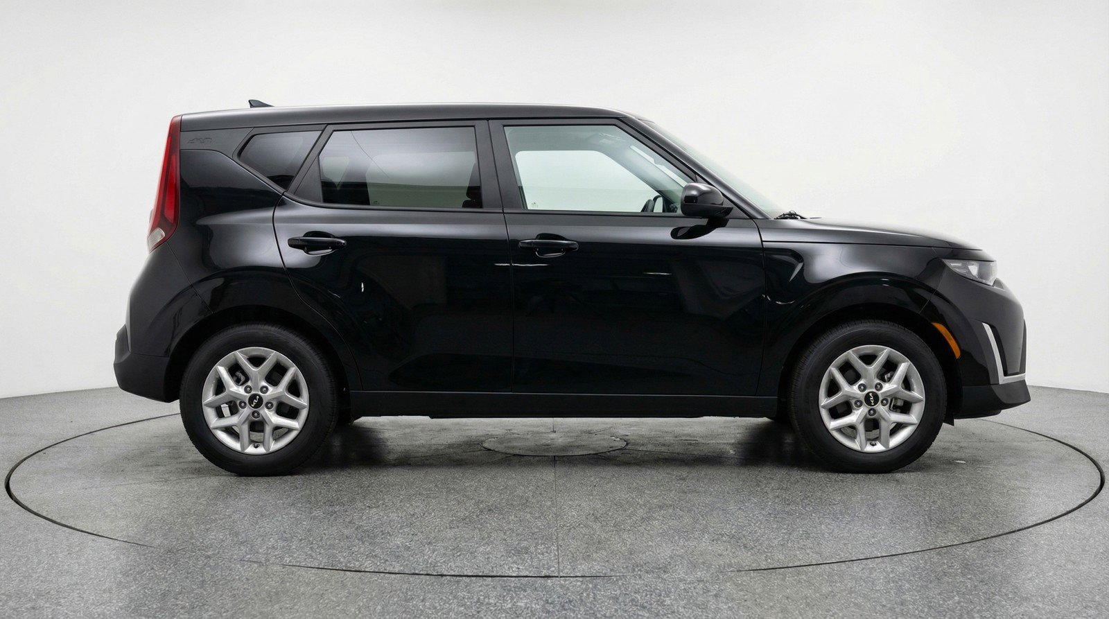 Used 2025 Kia Soul LX w/ LX Technology Package image 9