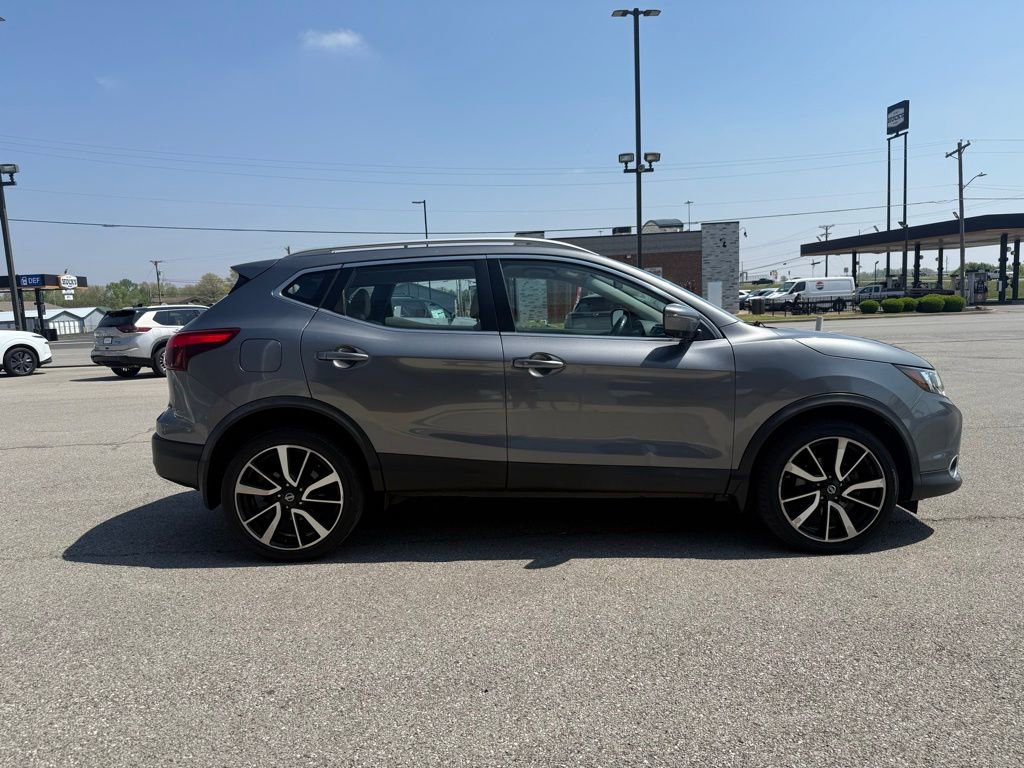 Used 2017 Nissan Rogue Sport SL image 8