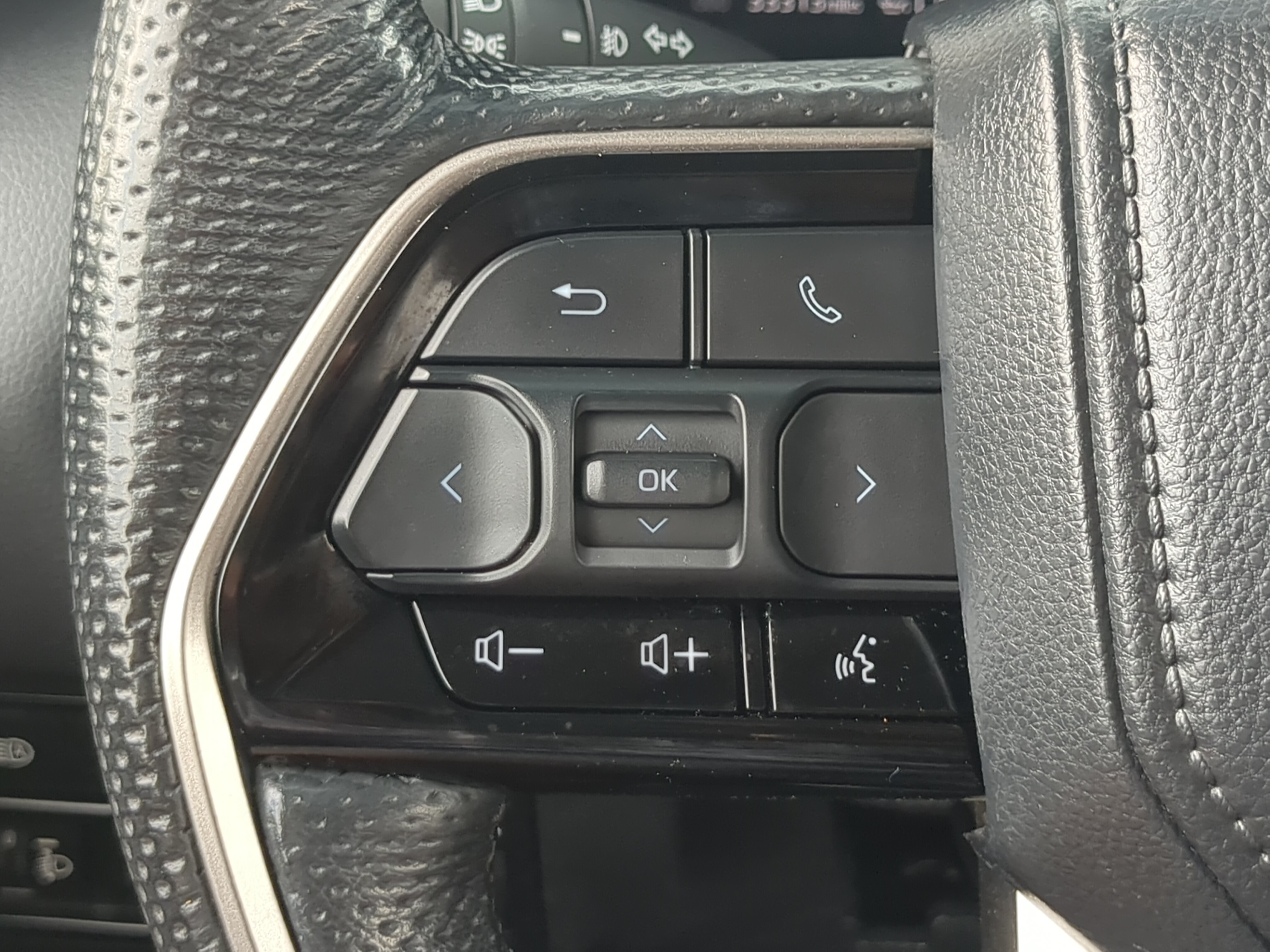 Used 2024 Toyota Tundra Limited w/ Power Package AWD/4WD image 24