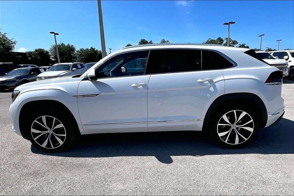 Certified 2024 Volkswagen Atlas Cross Sport SEL Premium R-Line AWD/4WD image 8