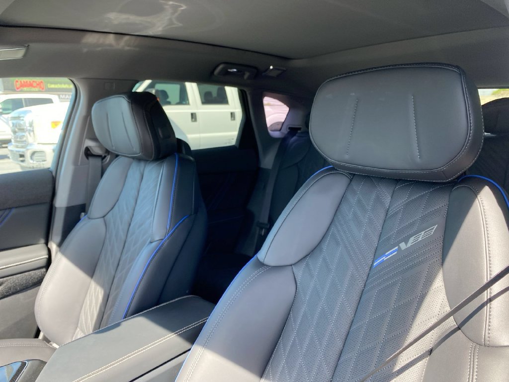New 2026 Cadillac Optiq V w/ LPO, Floor Liner Package AWD/4WD image 33