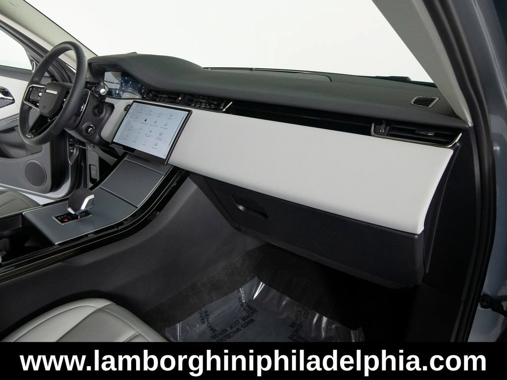 Used 2025 Land Rover Range Rover Evoque S AWD/4WD image 26