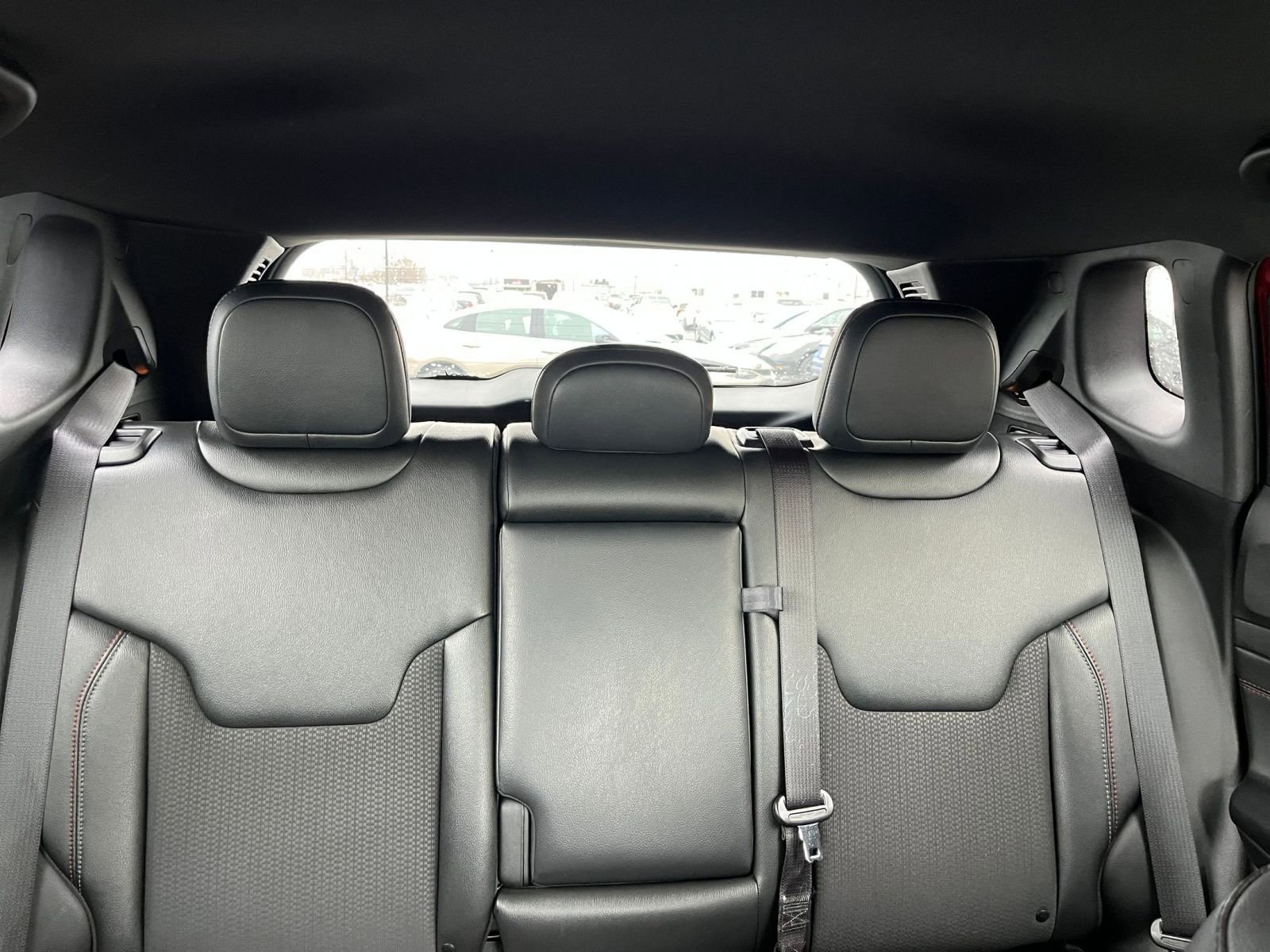 Used 2025 Jeep Compass Trailhawk AWD/4WD image 37