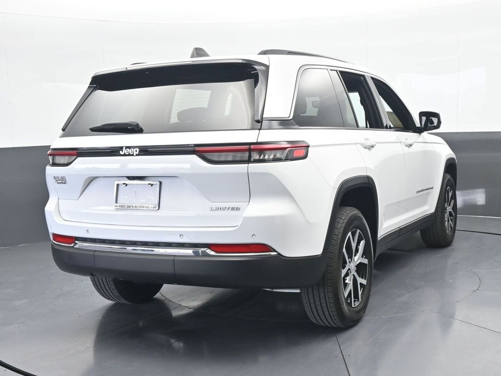 Used 2024 Jeep Grand Cherokee Limited RWD image 5