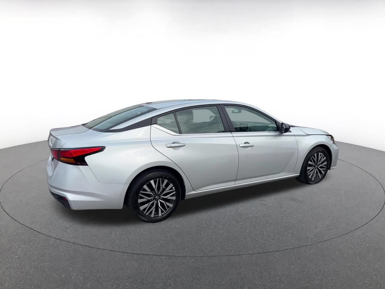 Used 2026 Nissan Altima 2.5 SV FWD image 14