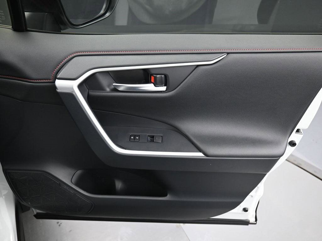 Used 2025 Toyota RAV4 XSE image 38