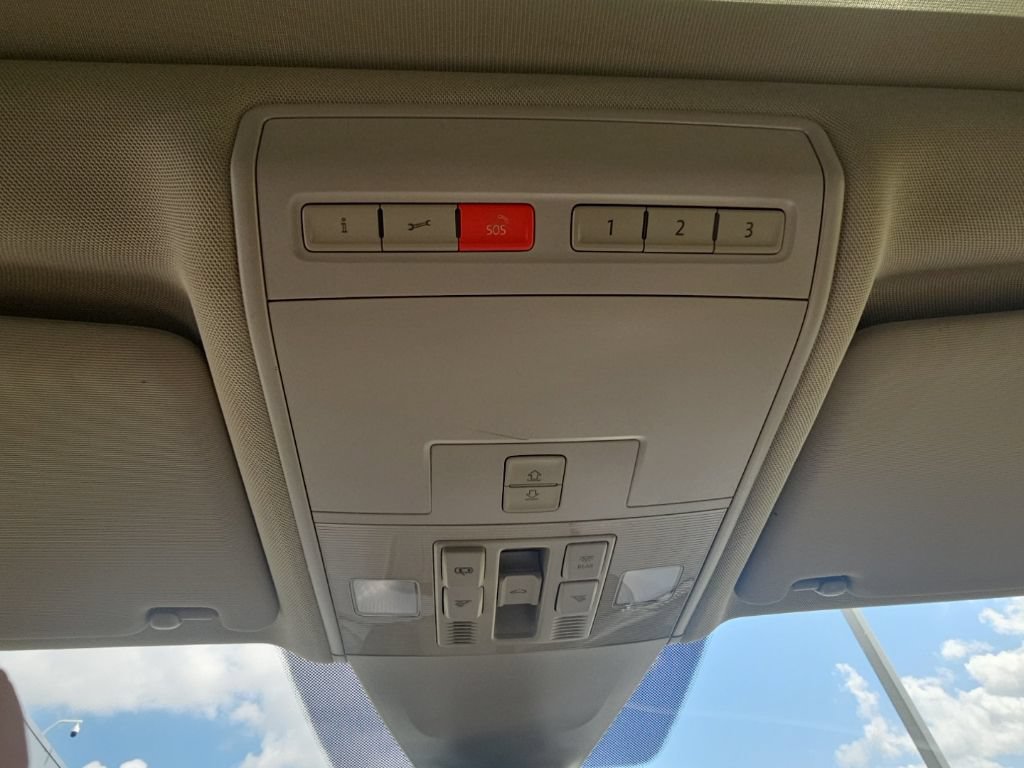 Used 2018 Volkswagen Atlas SEL FWD image 48