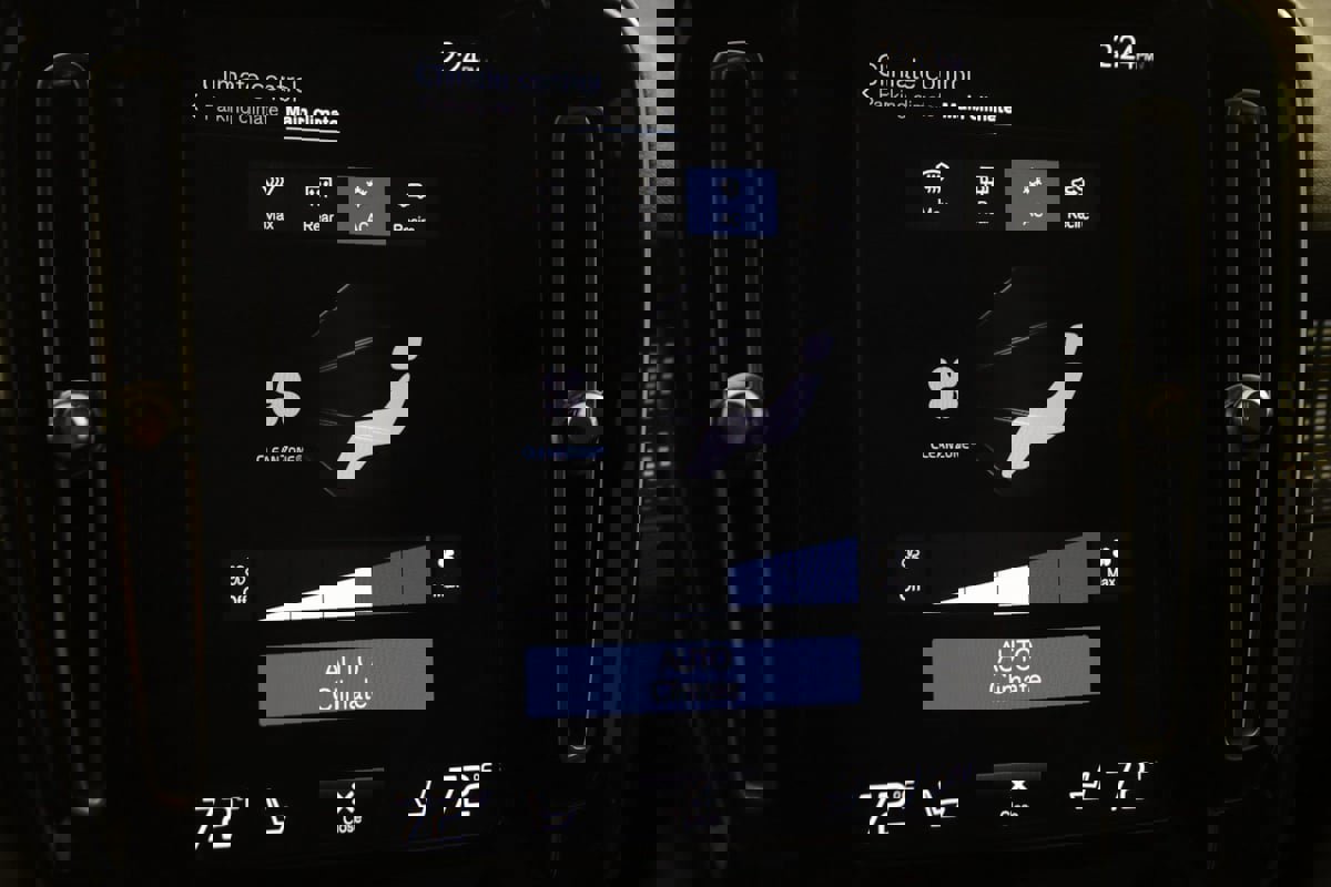 Used 2020 Volvo XC40 T5 R-Design image 31