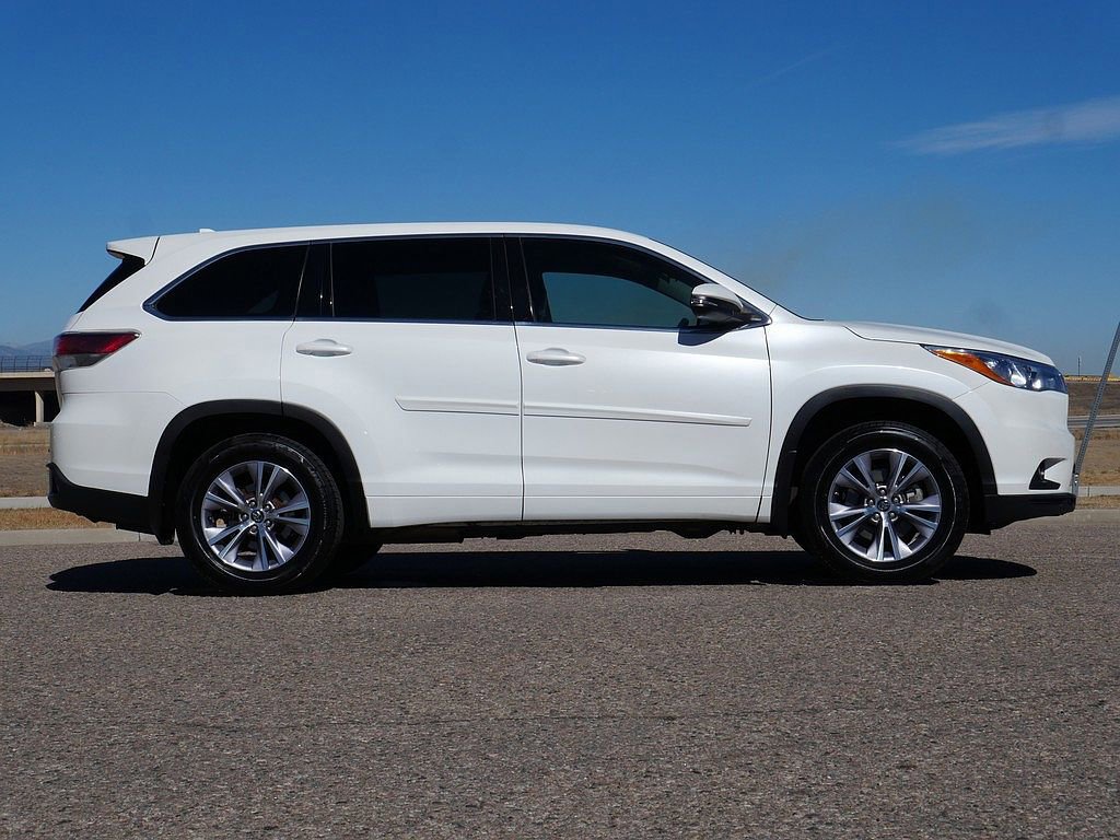 Used 2016 Toyota Highlander Plus AWD/4WD image 6