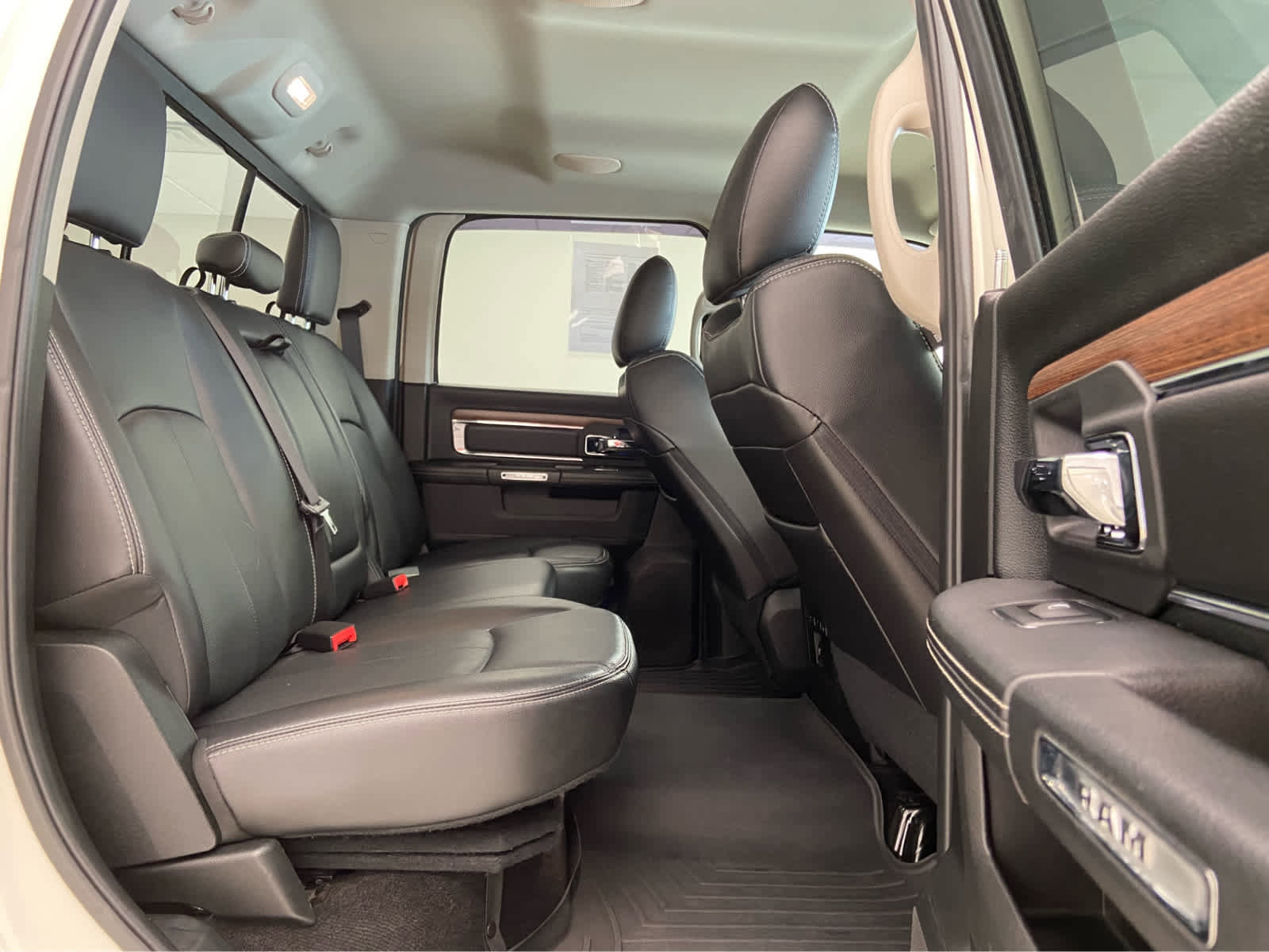 Used 2018 RAM 1500 Laramie w/ Convenience Group image 13