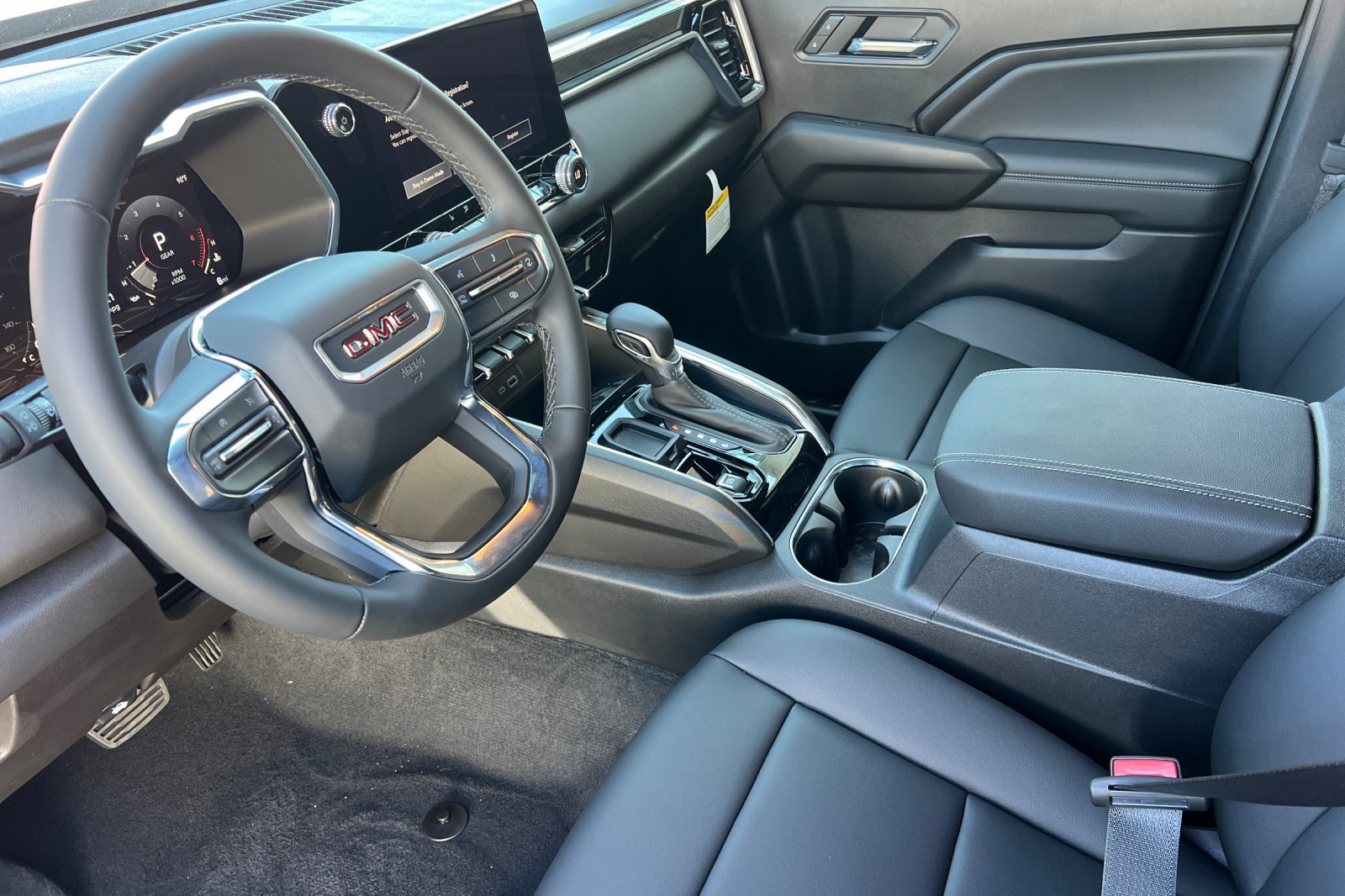 New 2026 GMC Canyon Elevation w/ Convenience Package RWD image 8