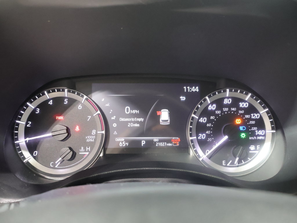 Used 2024 Toyota Highlander LE AWD/4WD image 39