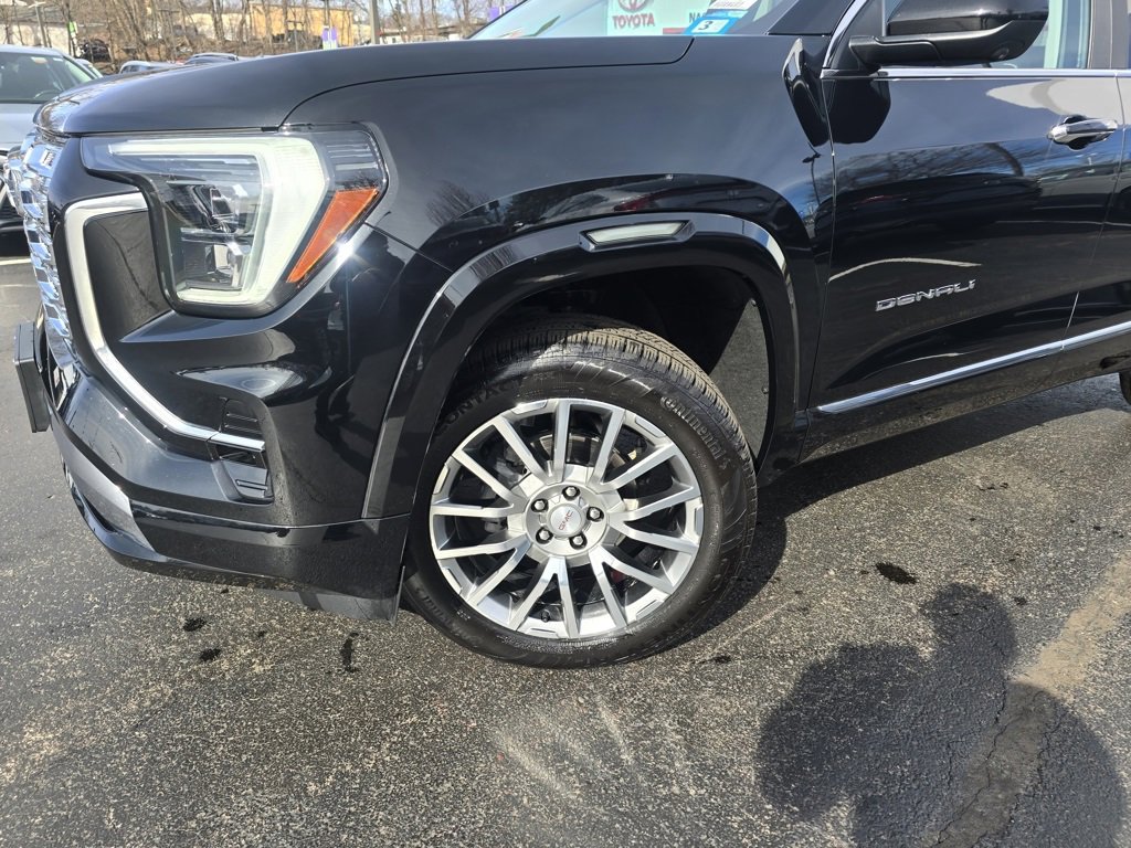 Used 2026 GMC Terrain Denali image 2