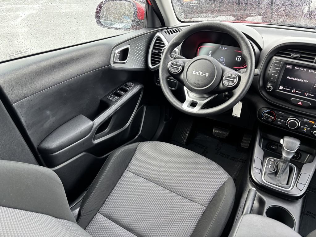 Used 2024 Kia Soul LX w/ Option Group 015 FWD image 21