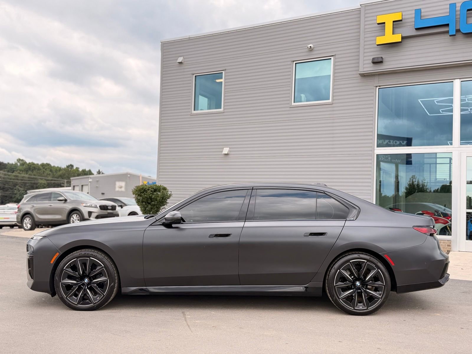 Used 2023 BMW 760i xDrive AWD/4WD image 15
