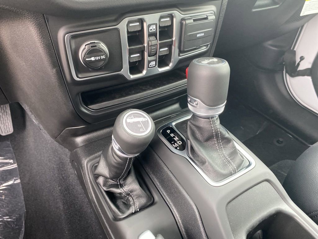 New 2025 Jeep Wrangler Sahara w/ Safety Group image 34