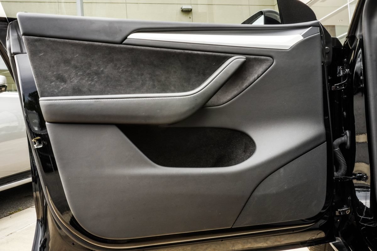 Used 2024 Tesla Model Y Long Range AWD/4WD image 29