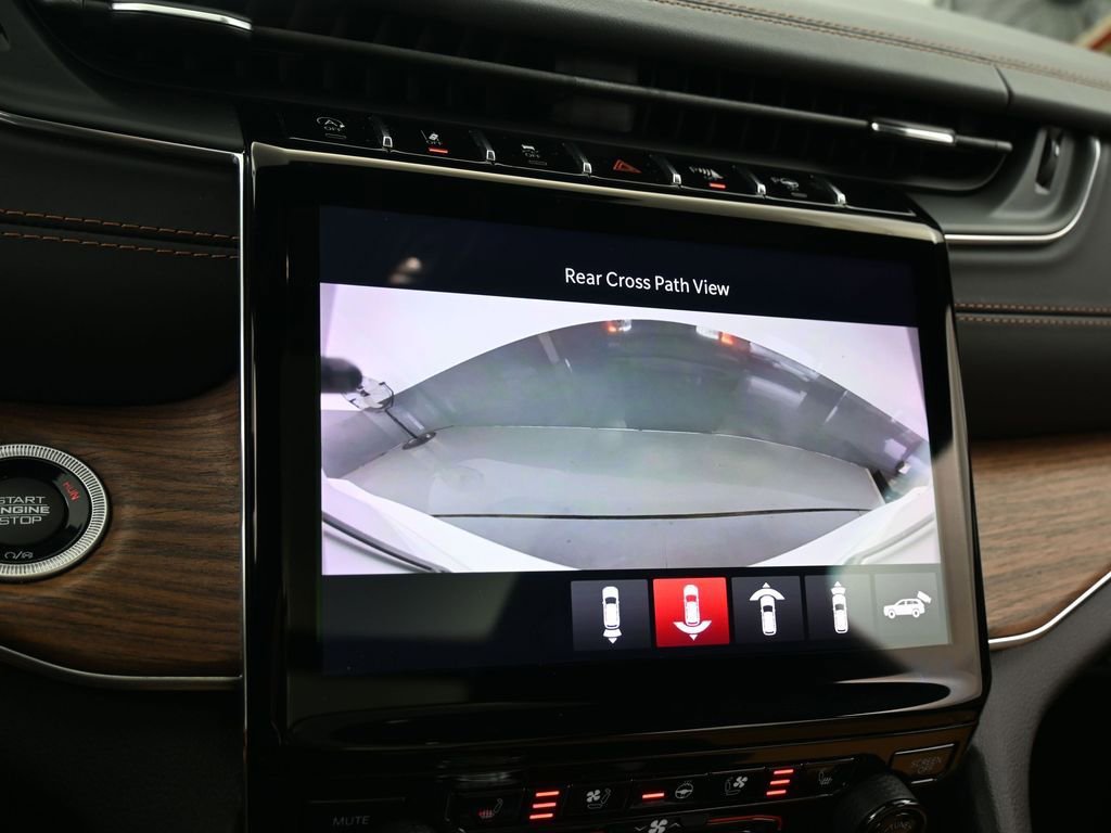 Used 2022 Jeep Grand Cherokee Summit image 23