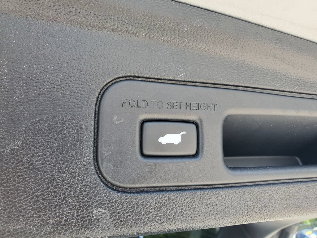 Certified 2024 Acura MDX SH-AWD w/ Advance Package image 9