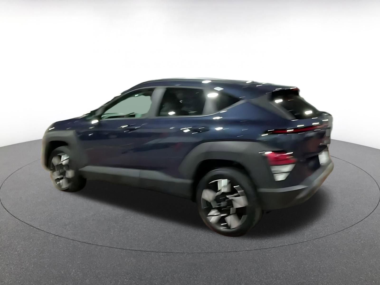 Used 2025 Hyundai Kona SEL image 7