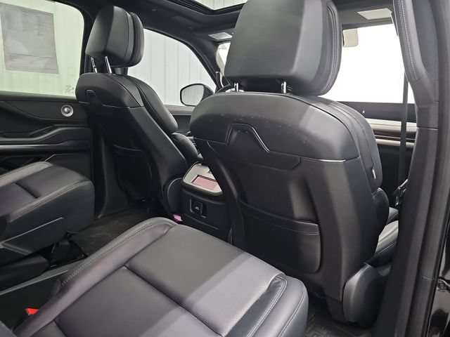 Used 2025 Lincoln Navigator L Reserve w/ Jet Appearance Package AWD/4WD image 32
