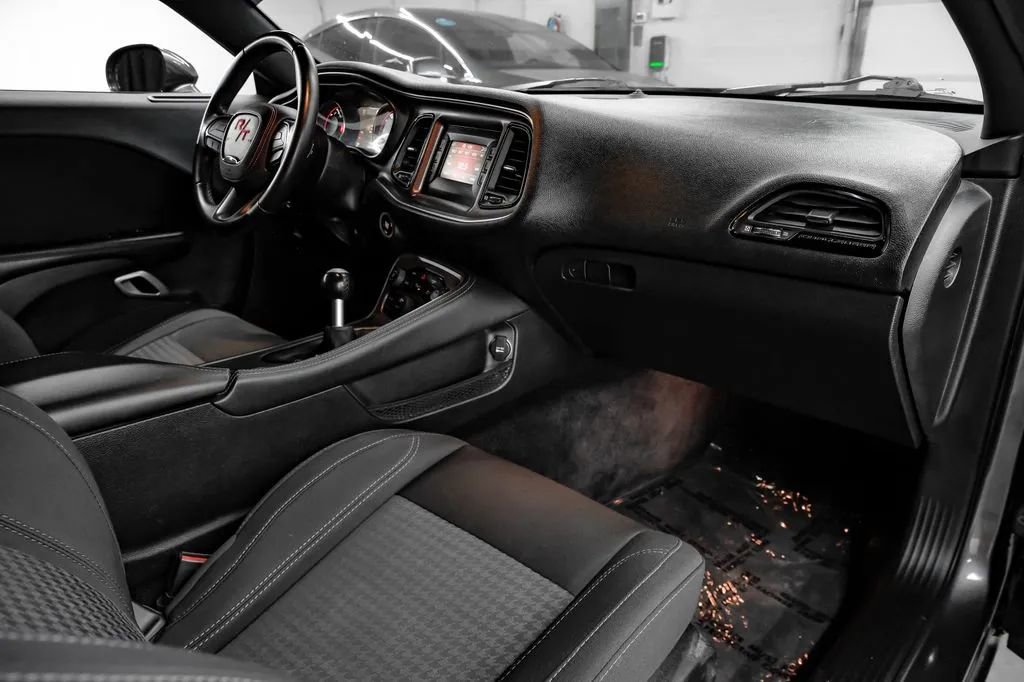 Used 2017 Dodge Challenger R/T RWD image 18