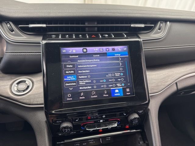 Used 2022 Jeep Grand Cherokee Limited image 21