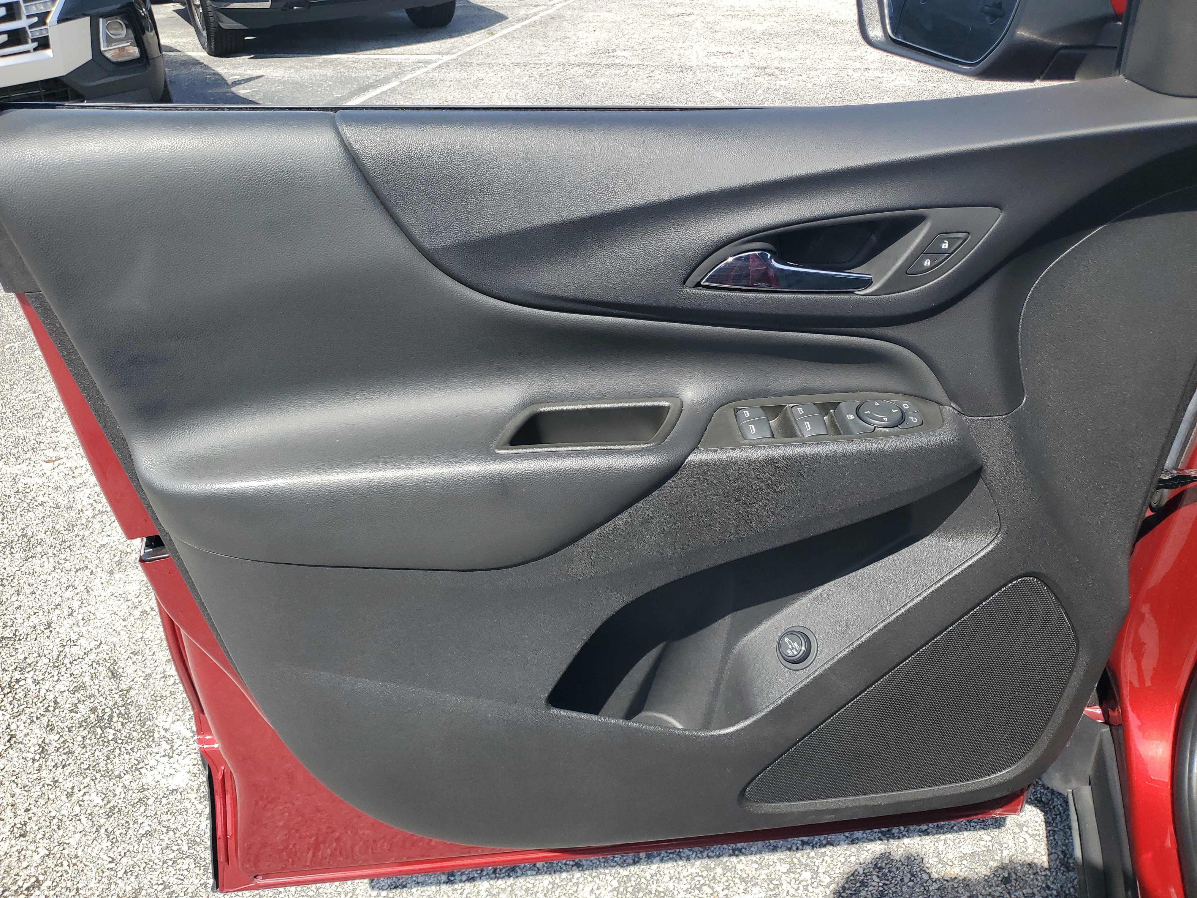 Used 2024 Chevrolet Equinox LT FWD image 11