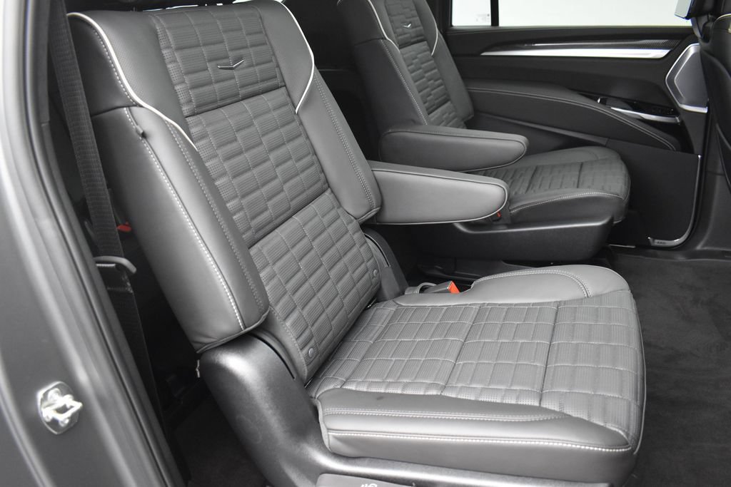 Certified 2026 Cadillac Escalade ESV V AWD/4WD image 31
