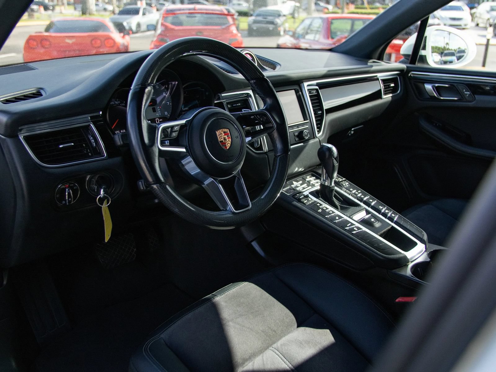 Used 2015 Porsche Macan S w/ Infotainment Package AWD/4WD image 17