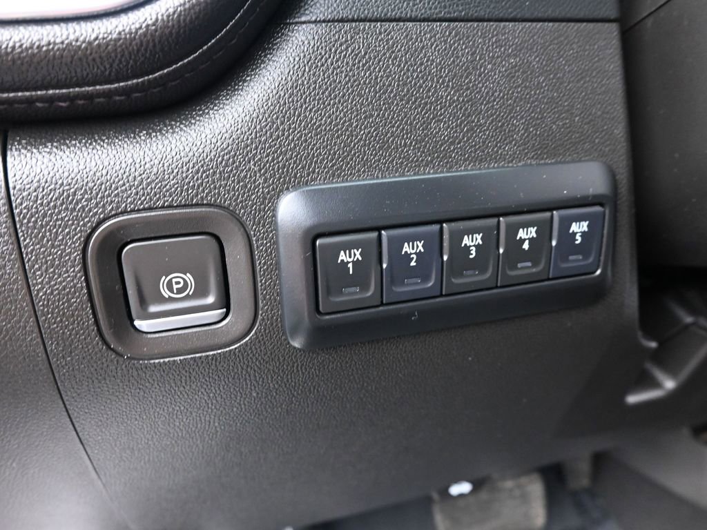 Used 2023 Chevrolet Silverado 2500 LTZ w/ Gooseneck/5TH Wheel Package image 12