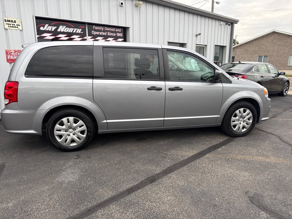 Used 2020 Dodge Grand Caravan SE FWD image 6