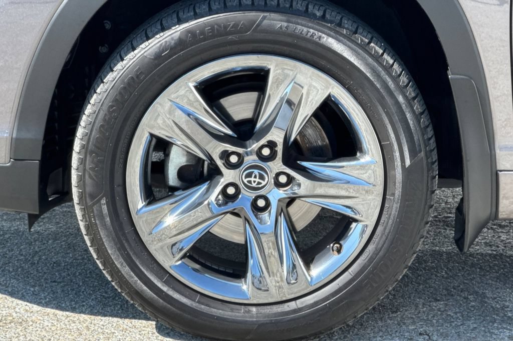 Used 2019 Toyota Highlander Limited Platinum AWD/4WD image 26