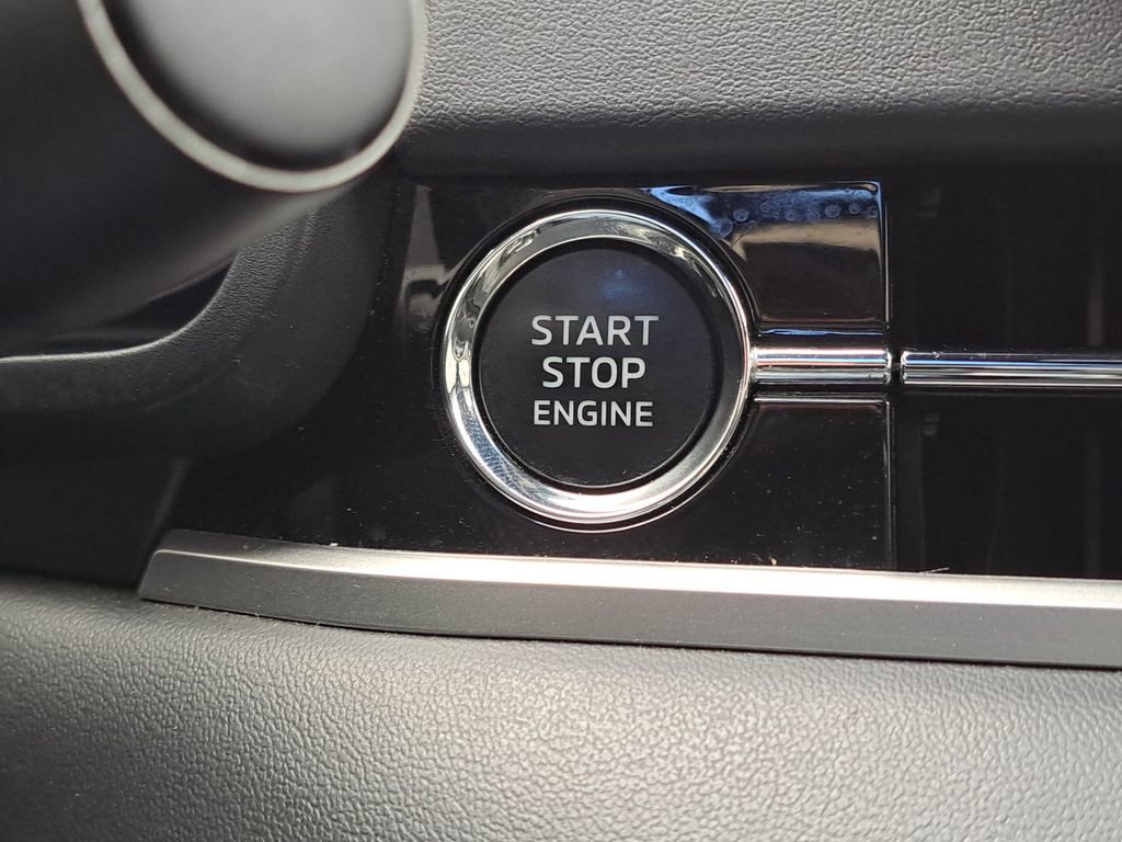 Used 2024 Mitsubishi Outlander SE image 30