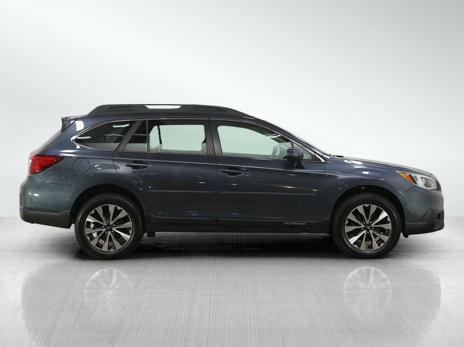 Used 2016 Subaru Outback 3.6R Limited AWD/4WD image 6