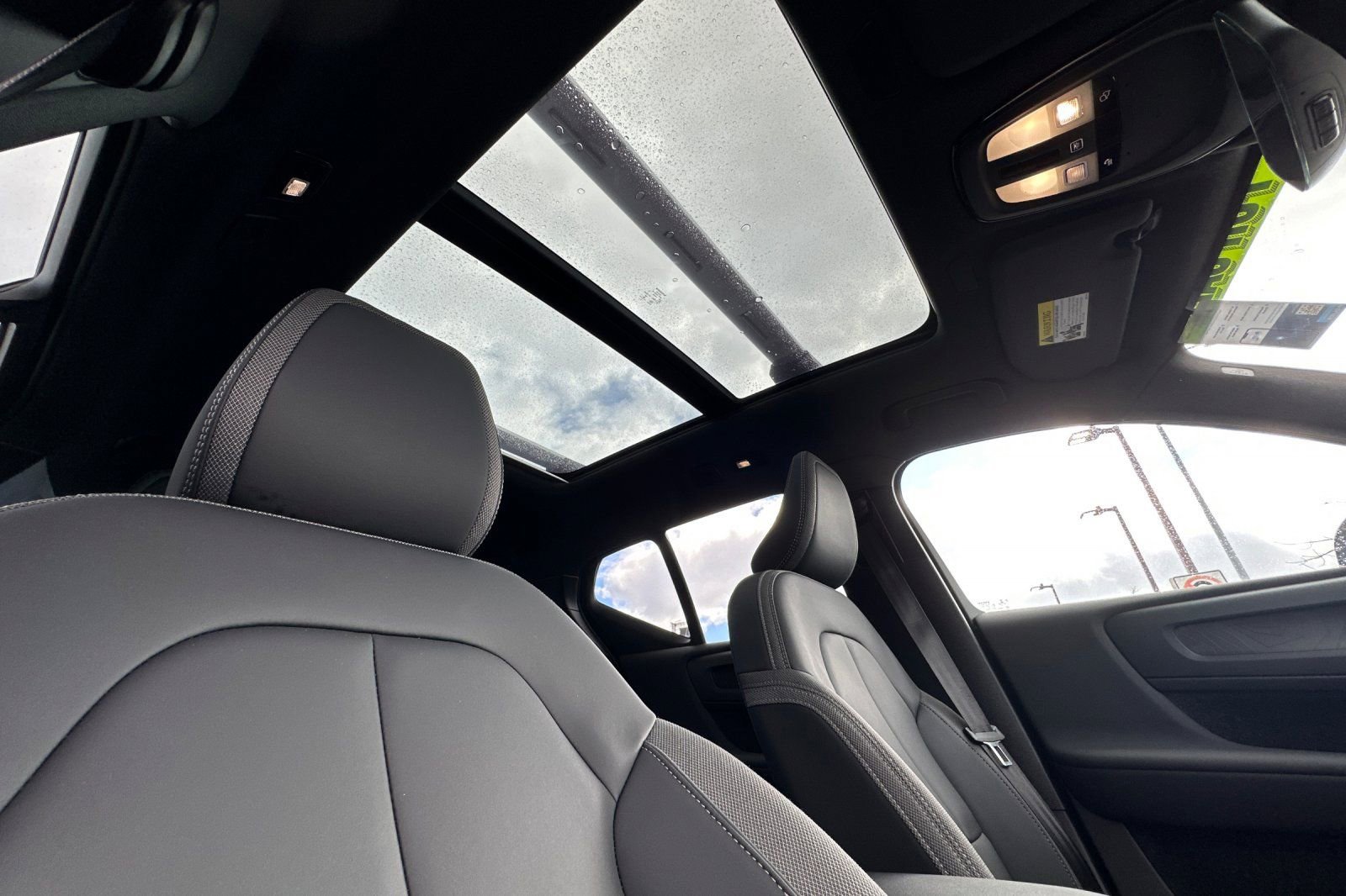 Used 2023 Volvo XC40 Recharge Ultimate w/ Protection Package Premier image 19