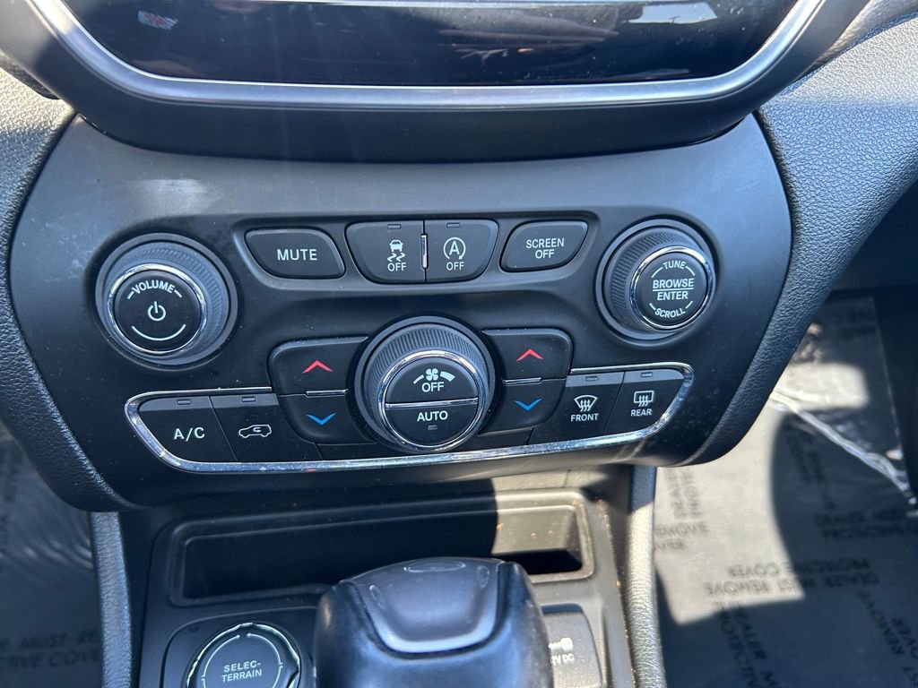 Used 2022 Jeep Cherokee Limited image 14