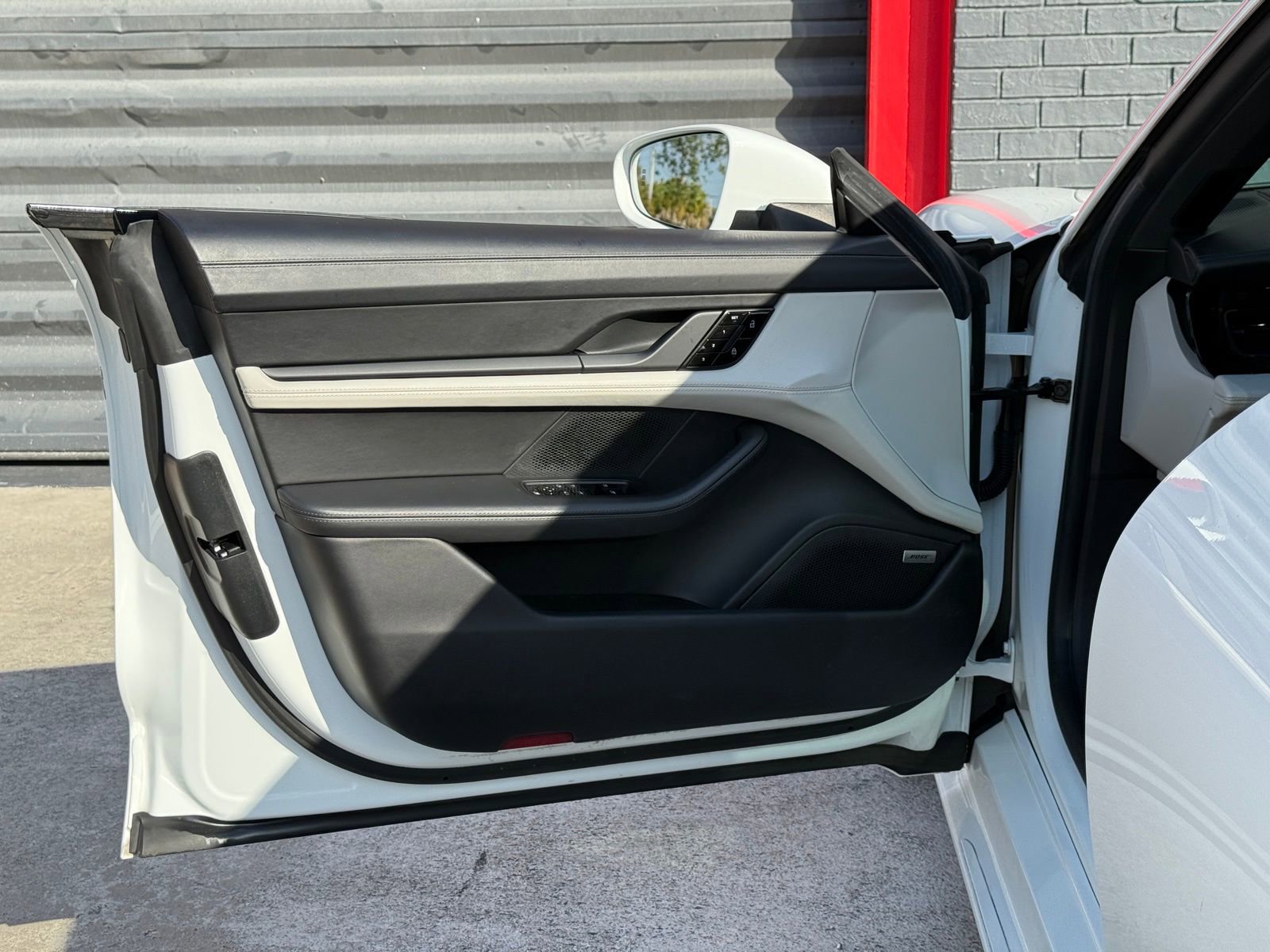 Used 2020 Porsche Taycan 4S w/ Premium Package image 10