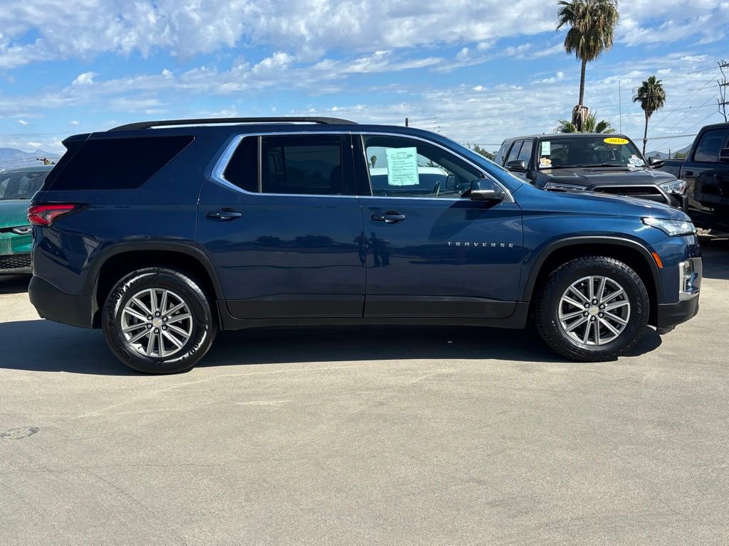 Used 2023 Chevrolet Traverse LT image 3