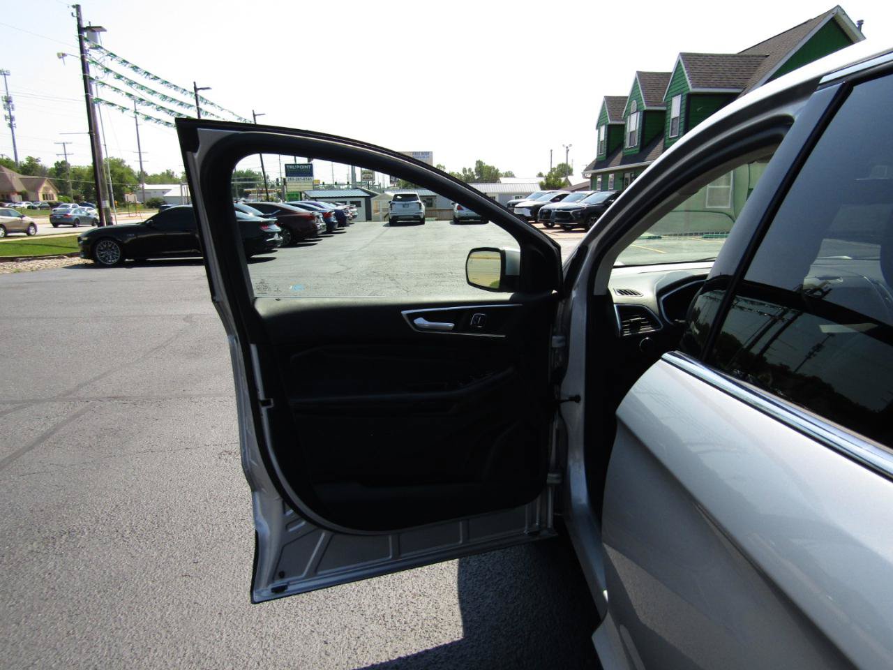 Used 2016 Ford Edge Titanium w/ Technology Package FWD image 11