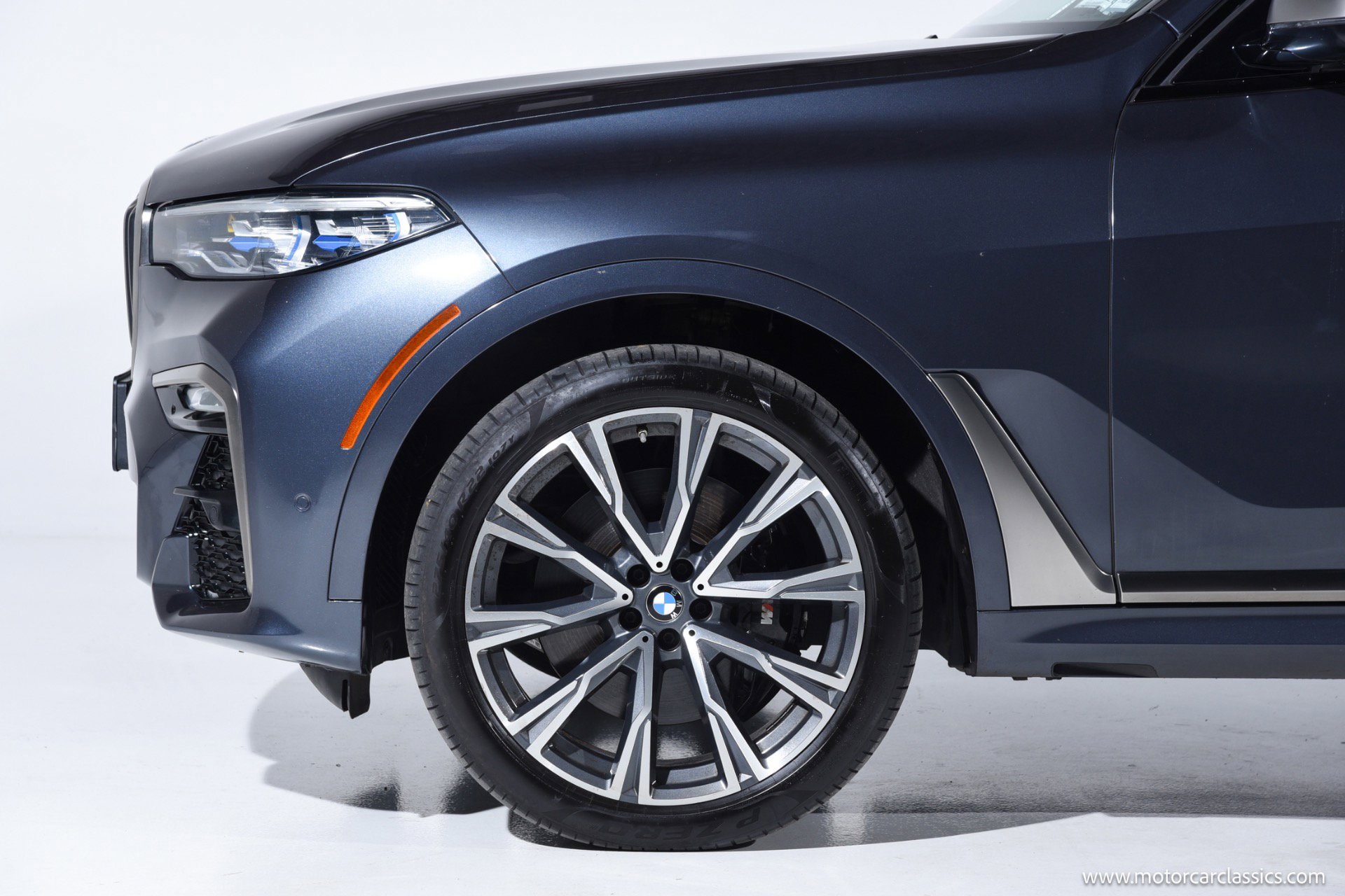 Used 2021 BMW X7 M50i image 15