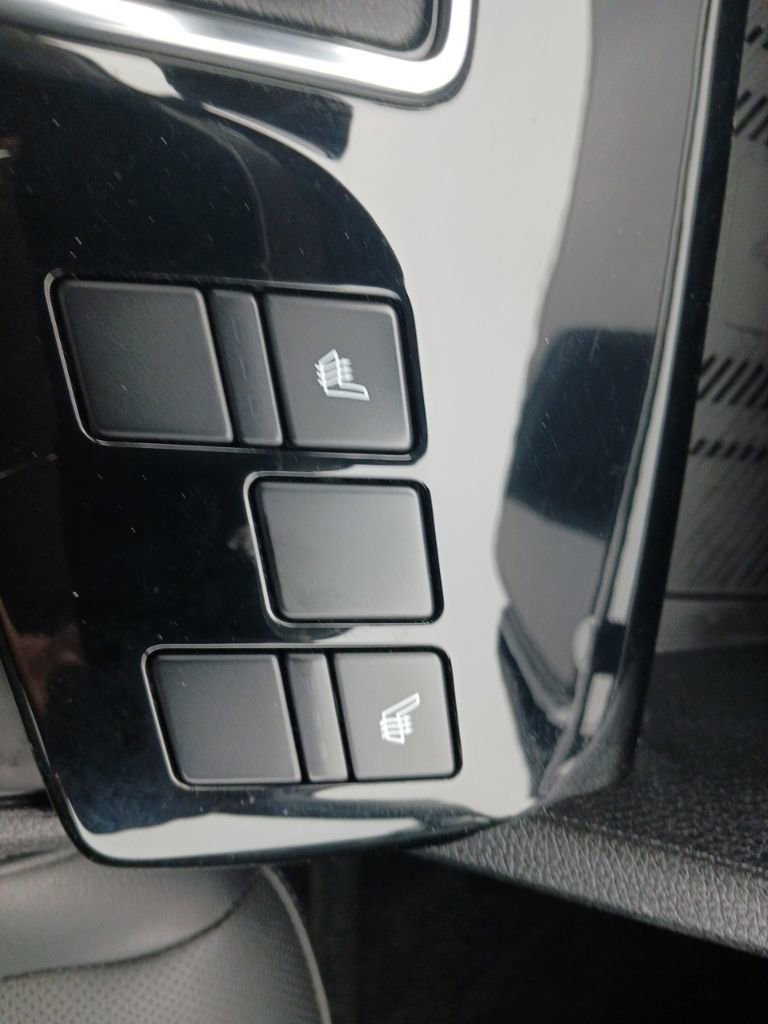 Used 2023 Kia Sportage EX image 12