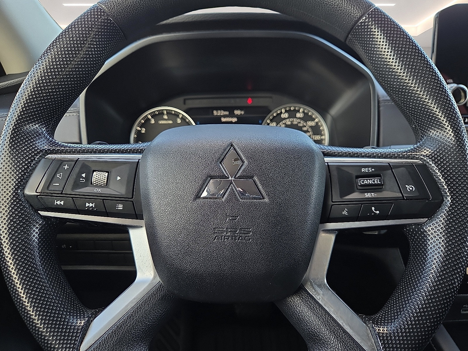 Used 2024 Mitsubishi Outlander ES FWD image 24