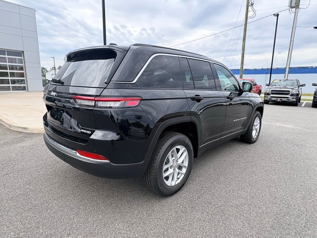 New 2026 Jeep Grand Cherokee Laredo RWD image 3
