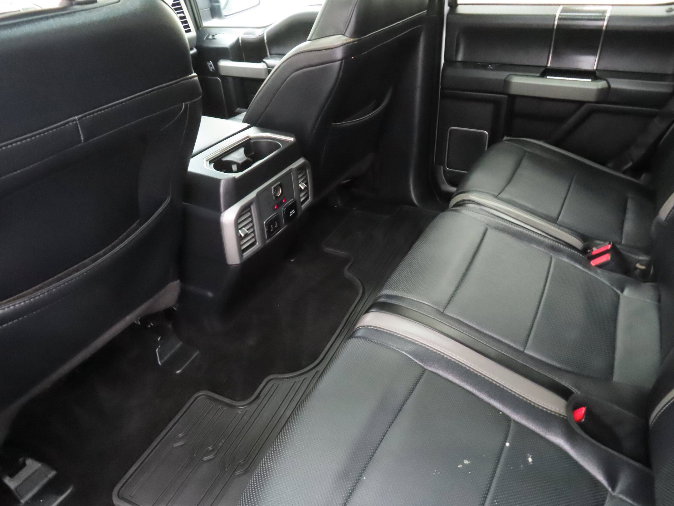 Used 2018 Ford F150 Raptor w/ Equipment Group 802A Luxury AWD/4WD image 23