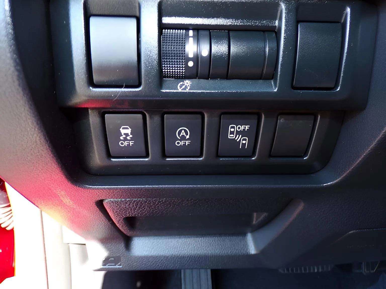 Used 2021 Subaru Crosstrek 2.0i Premium w/ Moonroof Package image 17