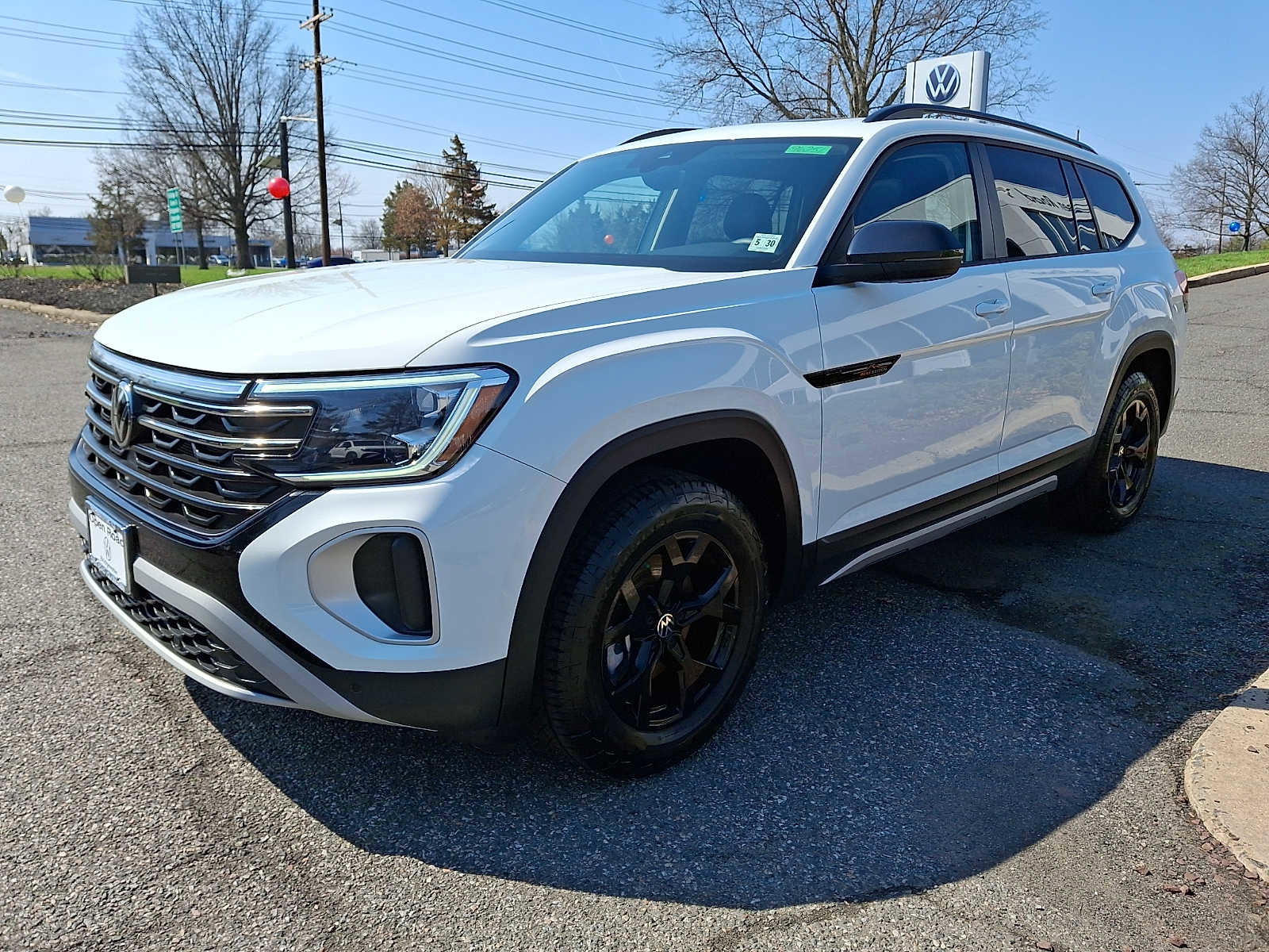 Used 2025 Volkswagen Atlas Peak Edition SE AWD/4WD image 3