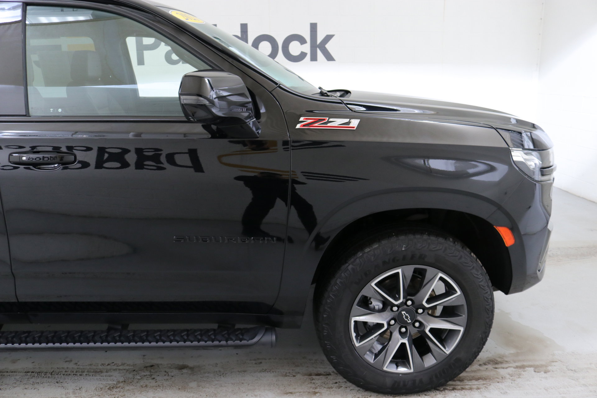 Used 2023 Chevrolet Suburban Z71 w/ Luxury Package image 11