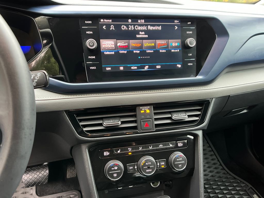 Used 2024 Volkswagen Taos SE image 16